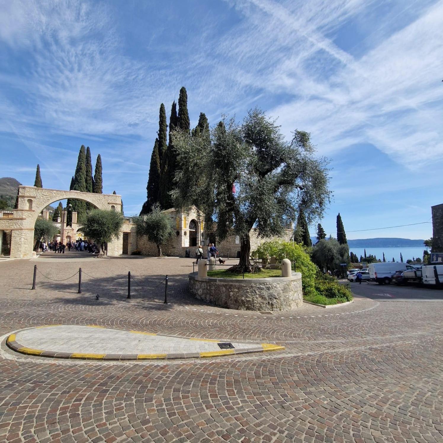 B&B Al Vittoriale Da Maja Gardone Riviera Exterior foto